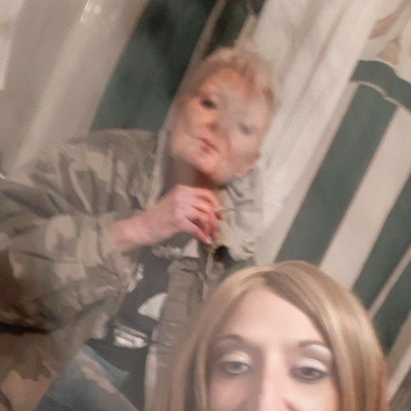 Meet your Posher, Imandi - Picture 1 of 1